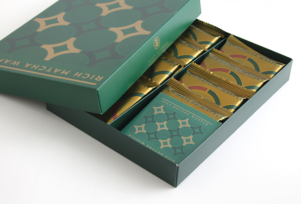 リッチ抹茶ヴァッフェル｜リッチ抹茶ヴァッフェル｜八つ橋商品ご案内